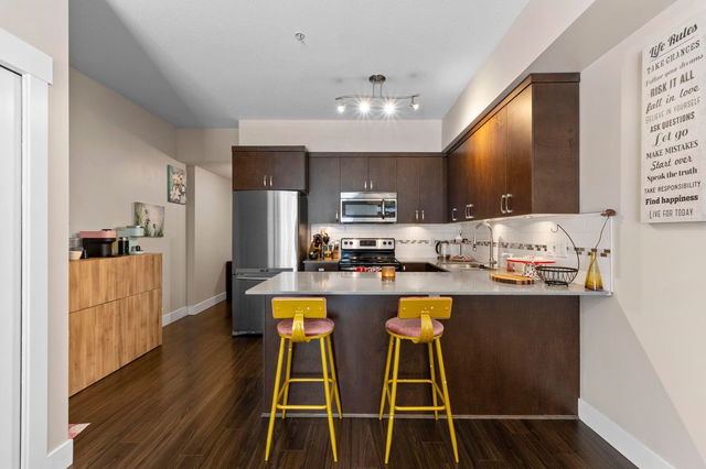 16 - 838 Royal Avenue