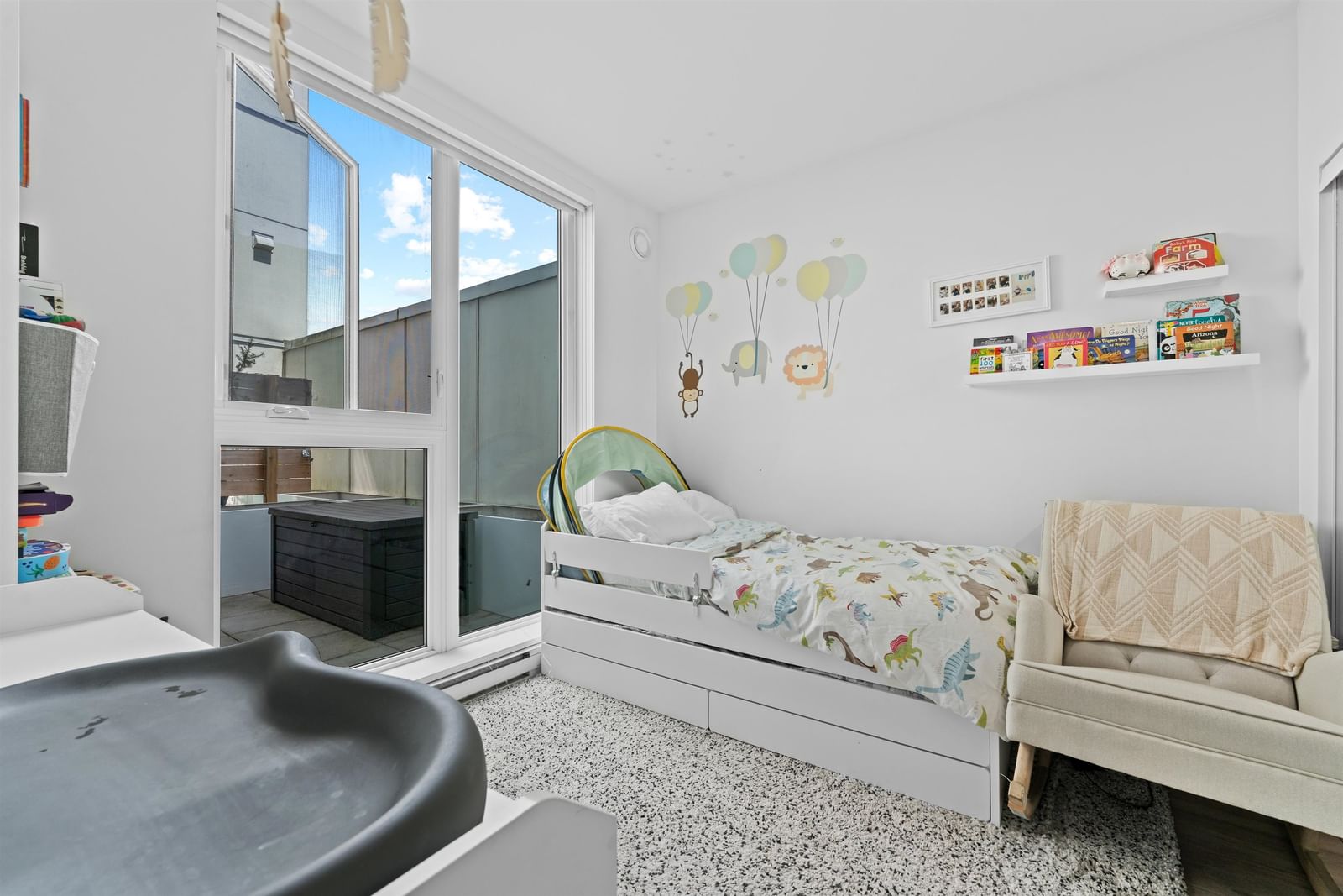 Listing Image 14