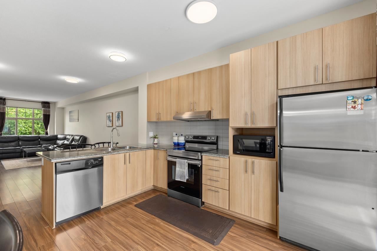 Listing Image 19