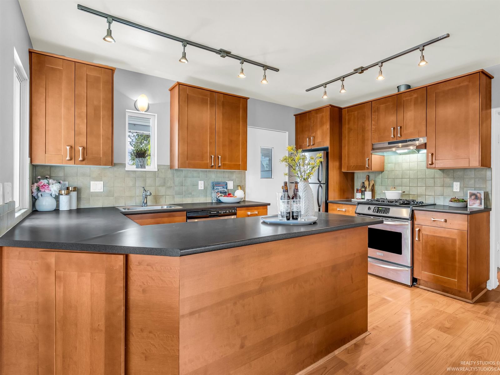 Listing Image 13