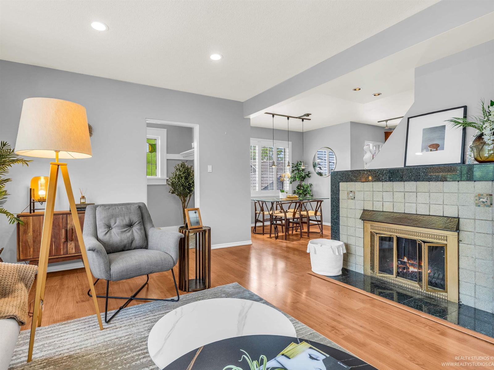 Listing Image 9
