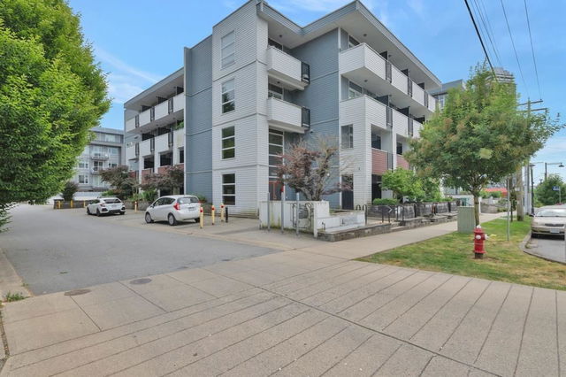 402 - 13678 Grosvenor Road