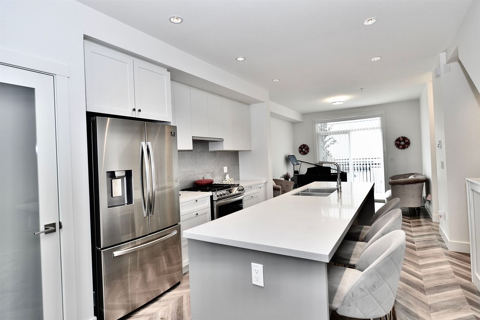 Listing Image 15