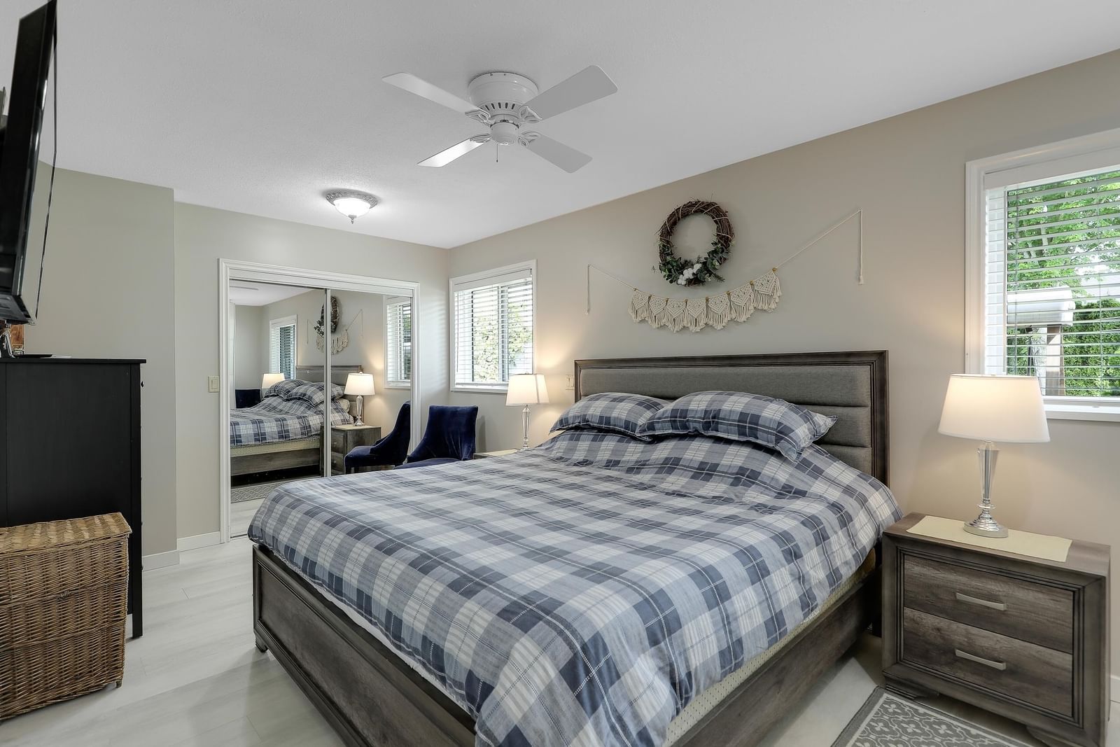 Listing Image 24