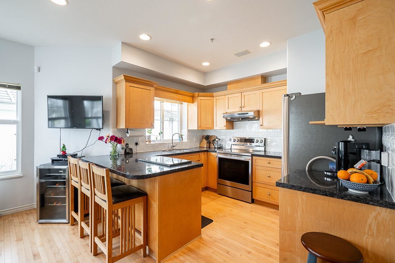 Listing Image 12