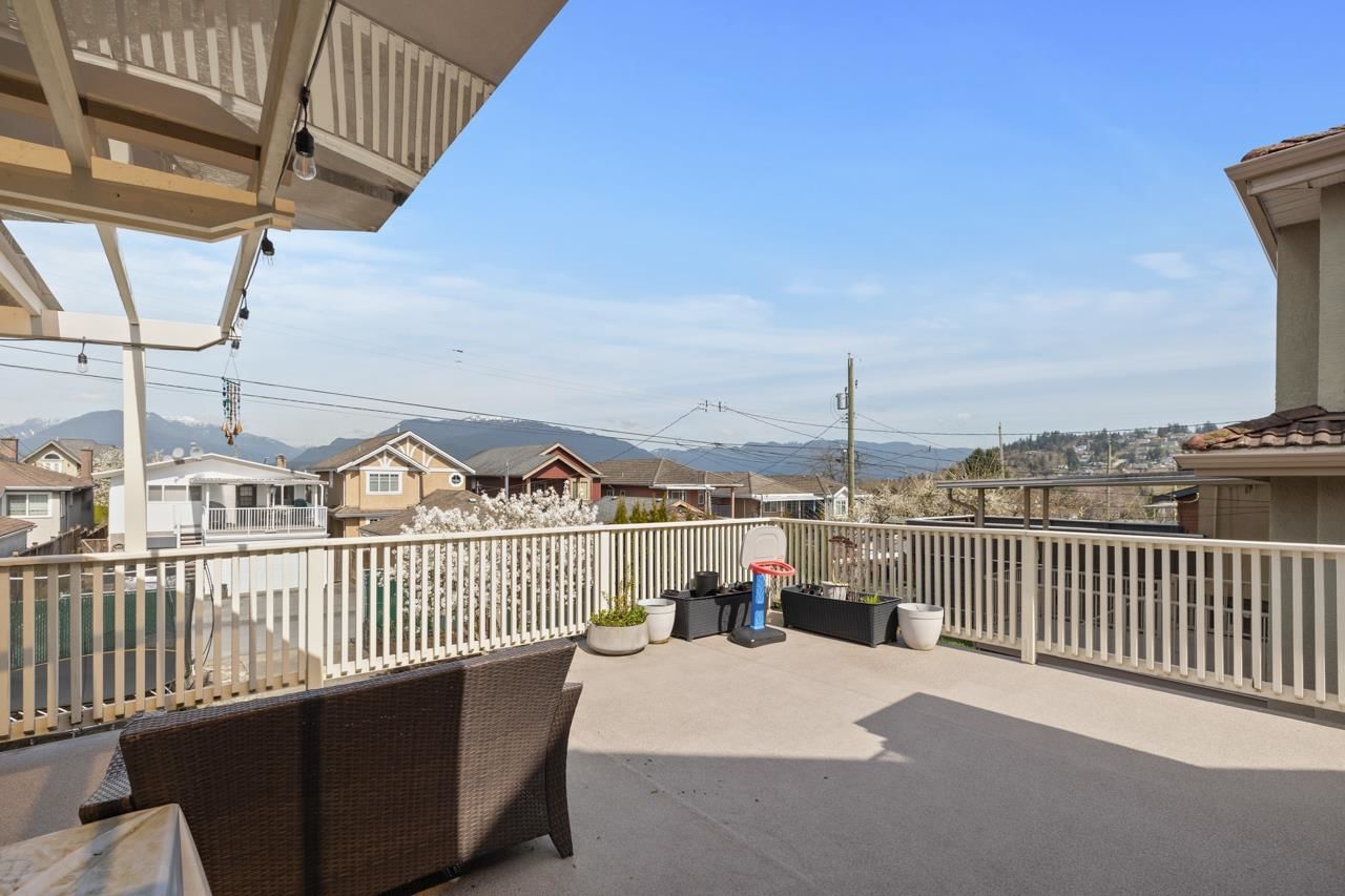 Listing Image 12