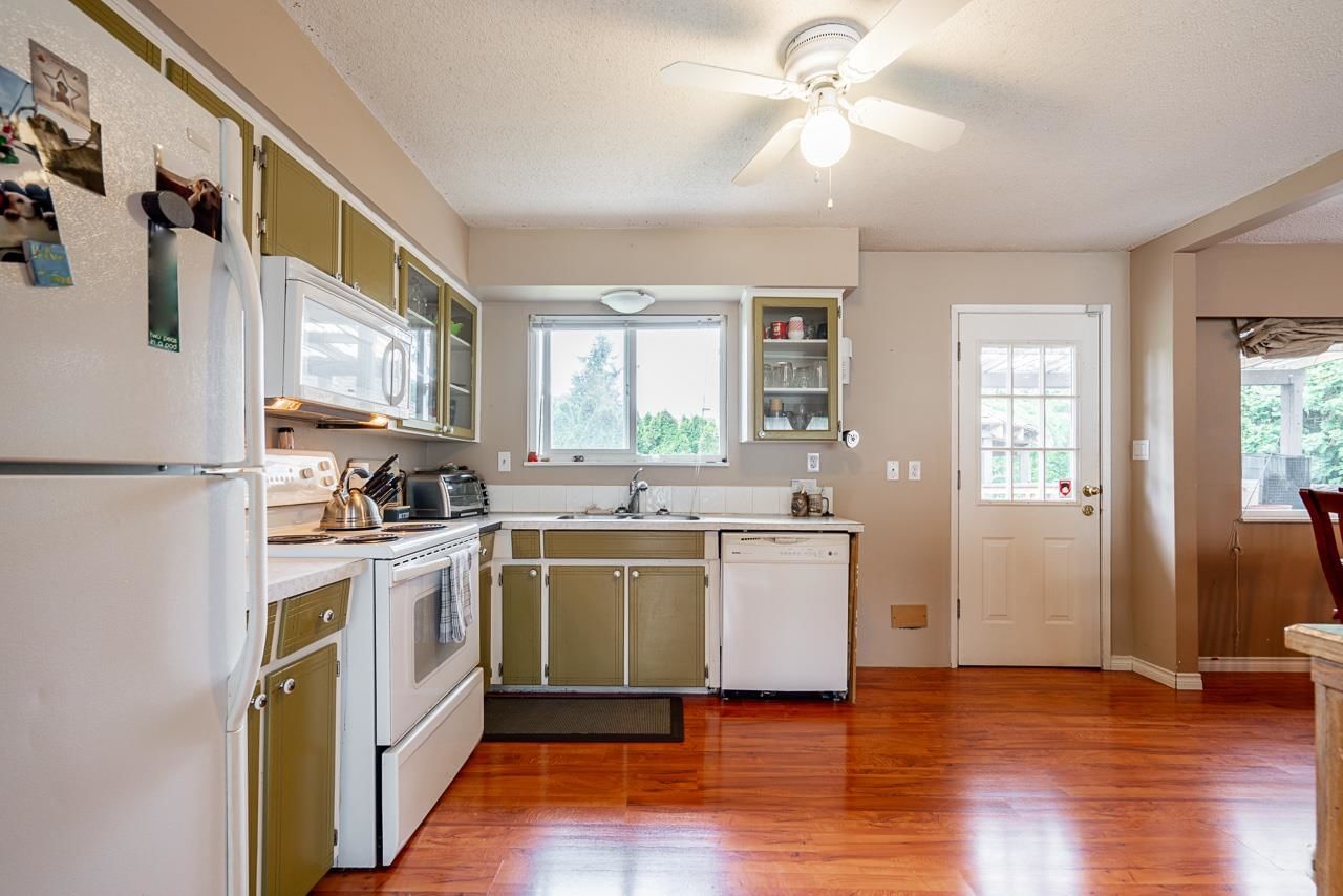 Listing Image 11