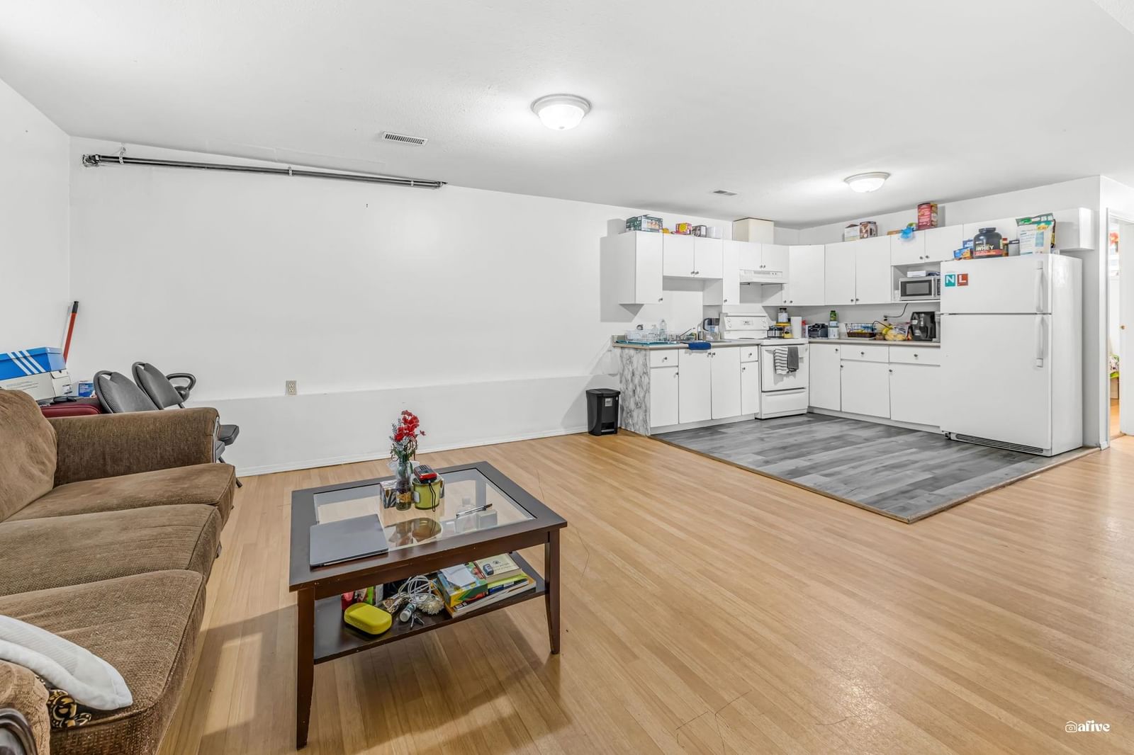 Listing Image 22