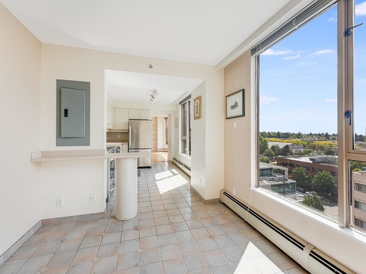 Listing Image 12
