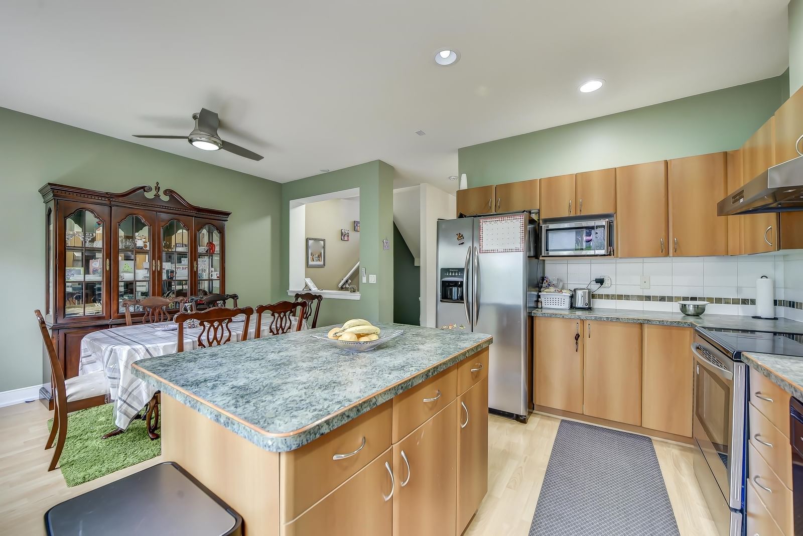 Listing Image 8