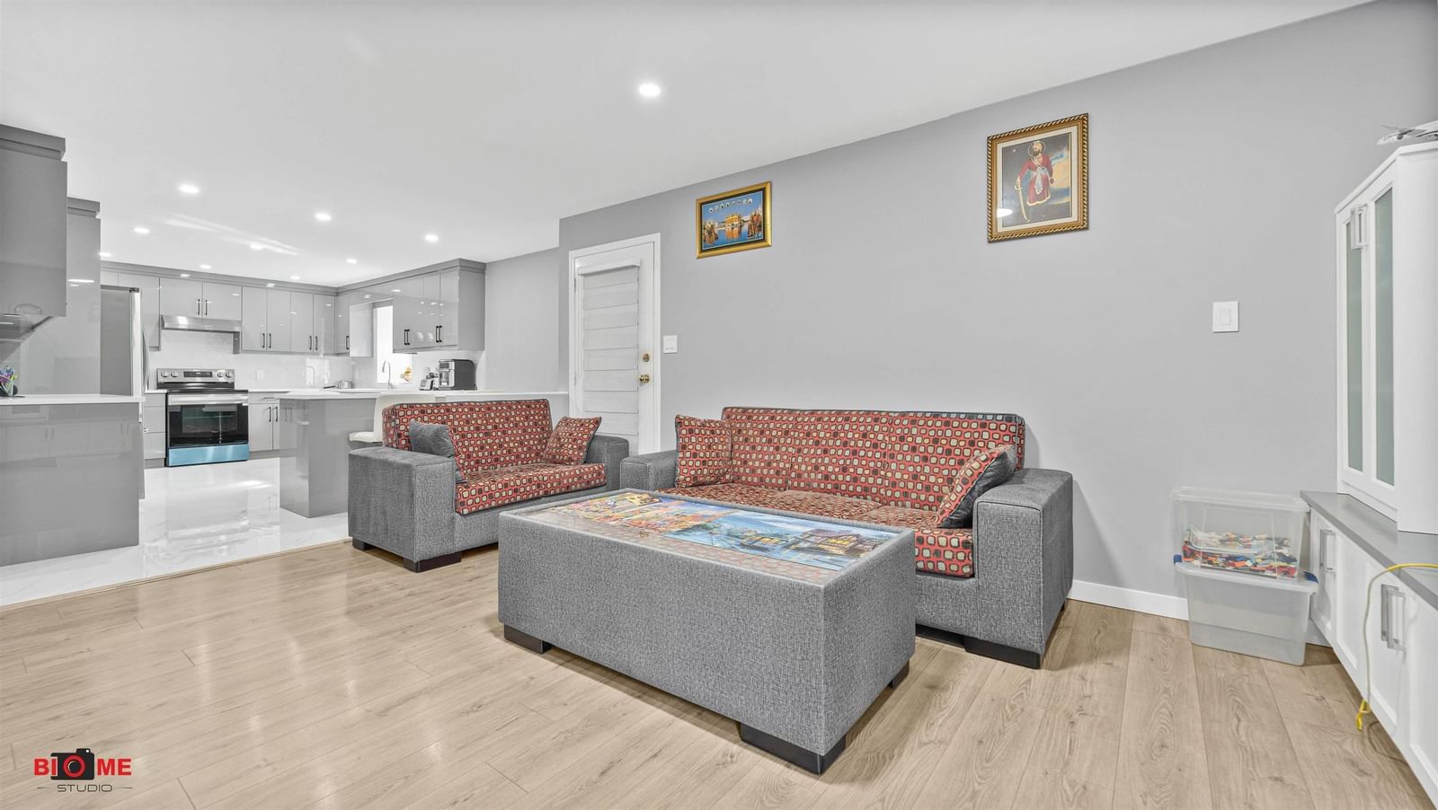 Listing Image 9
