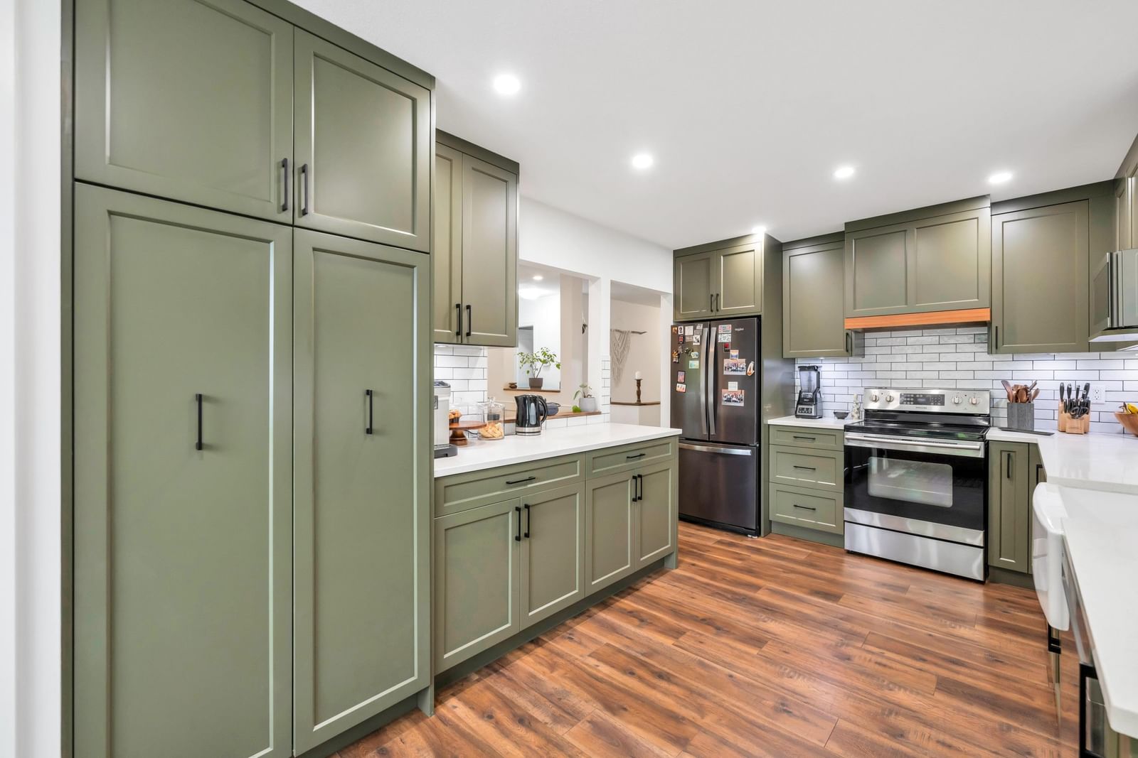 Listing Image 9
