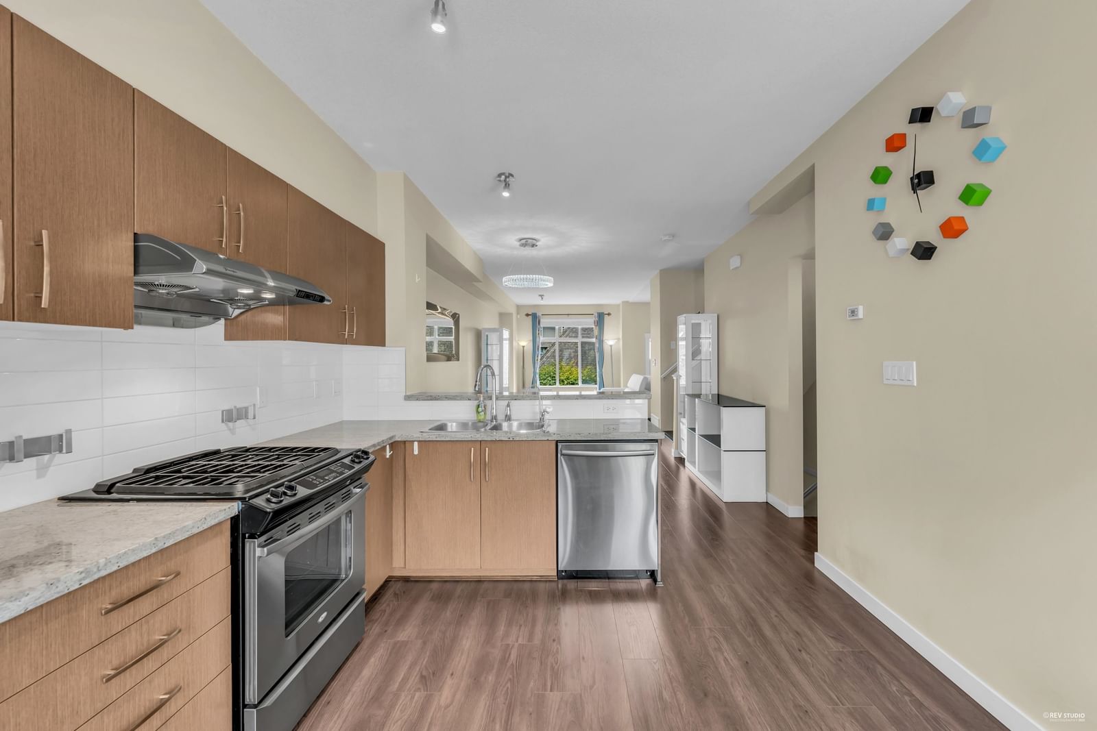 Listing Image 14