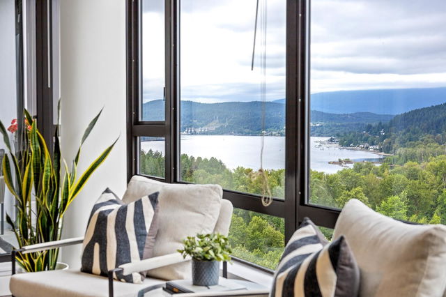 2007 - 400 Capilano Road