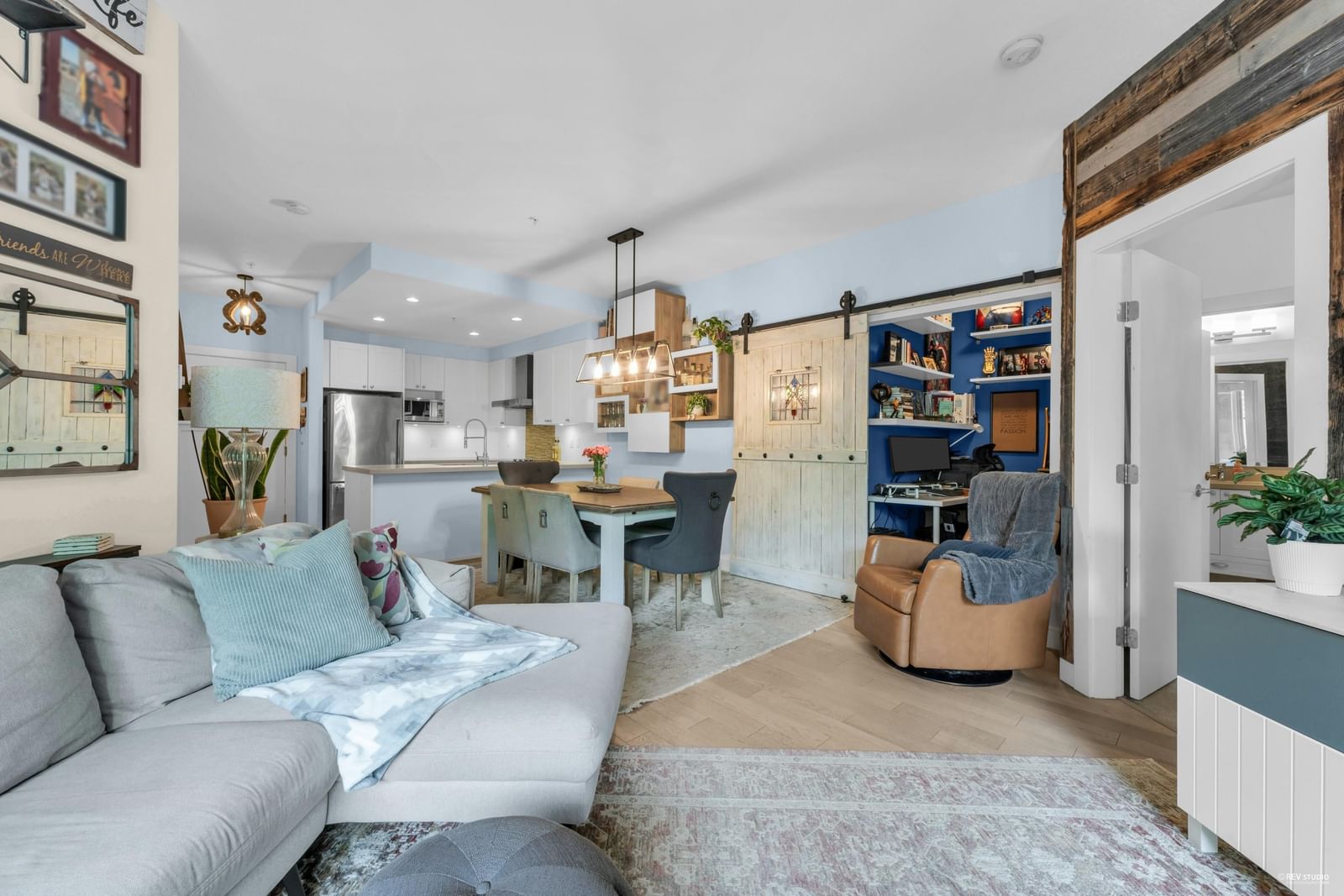 Listing Image 12
