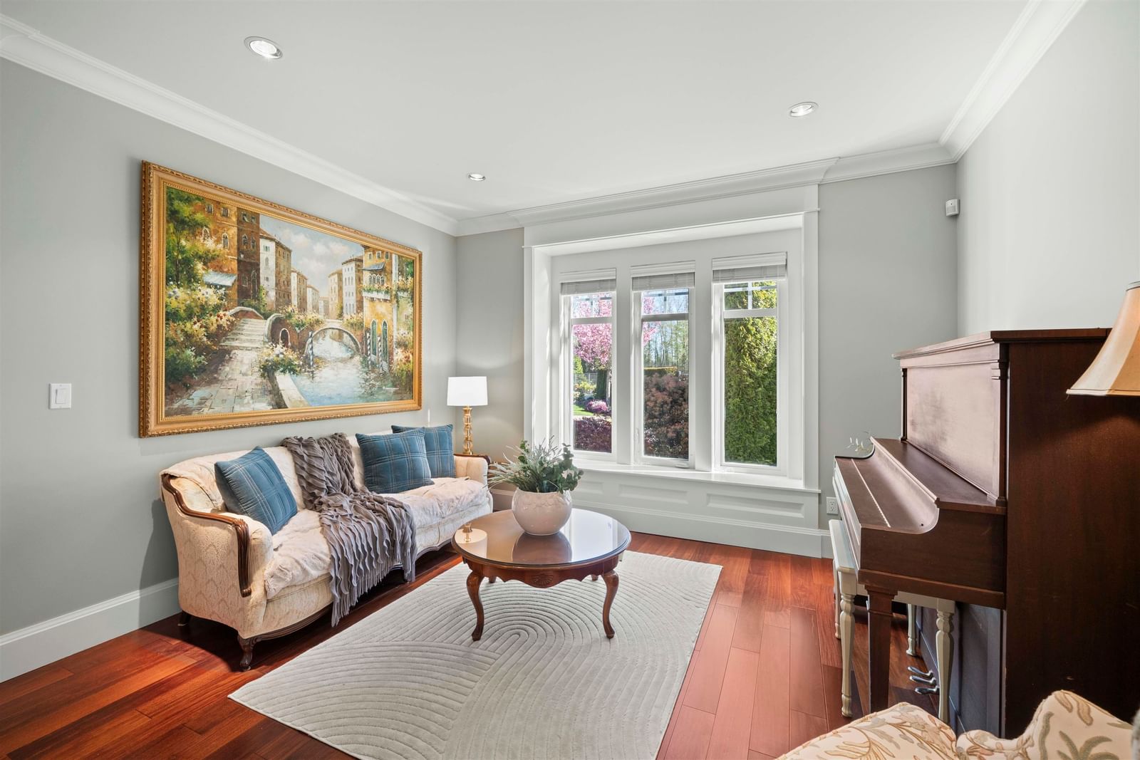Listing Image 11