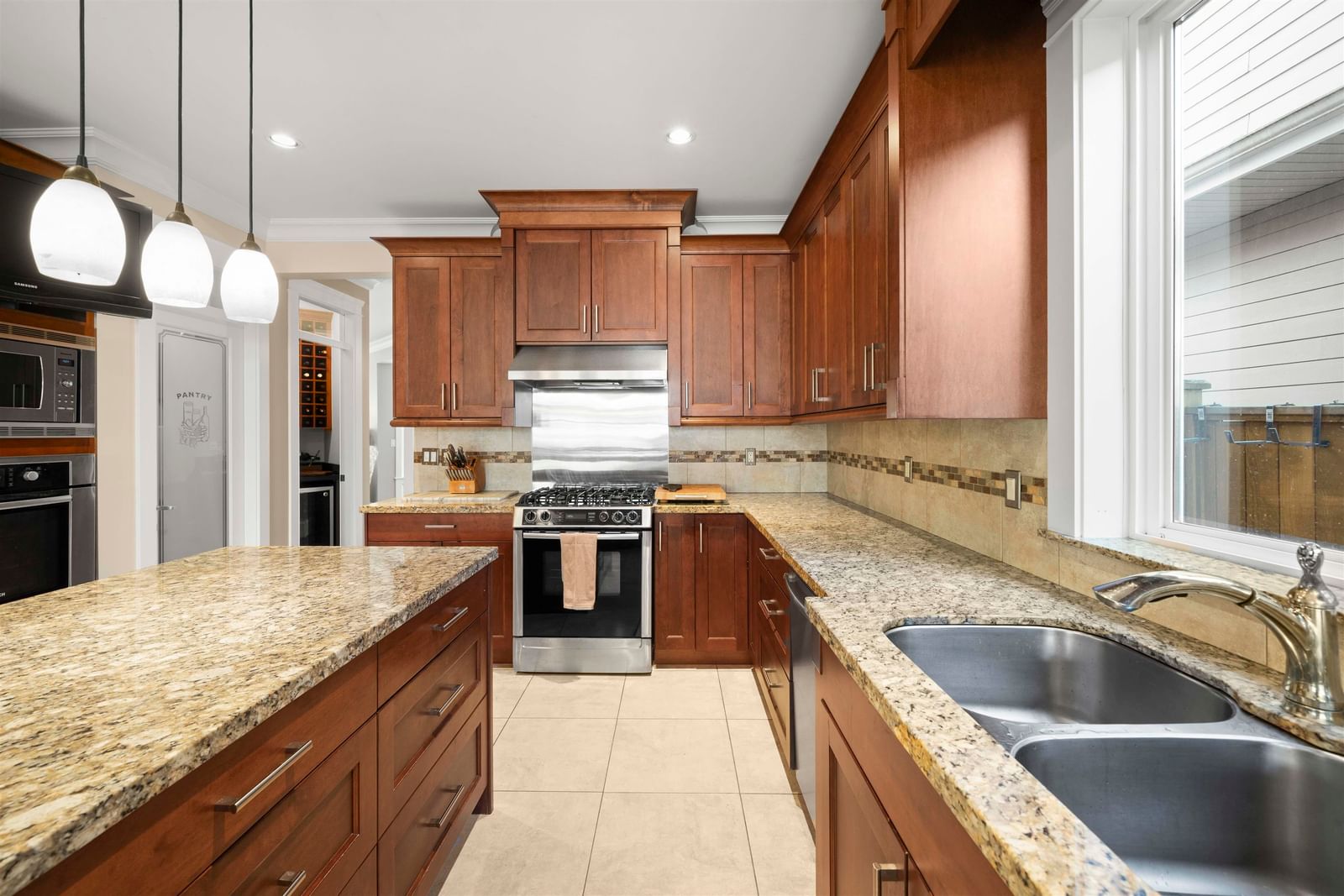 Listing Image 14
