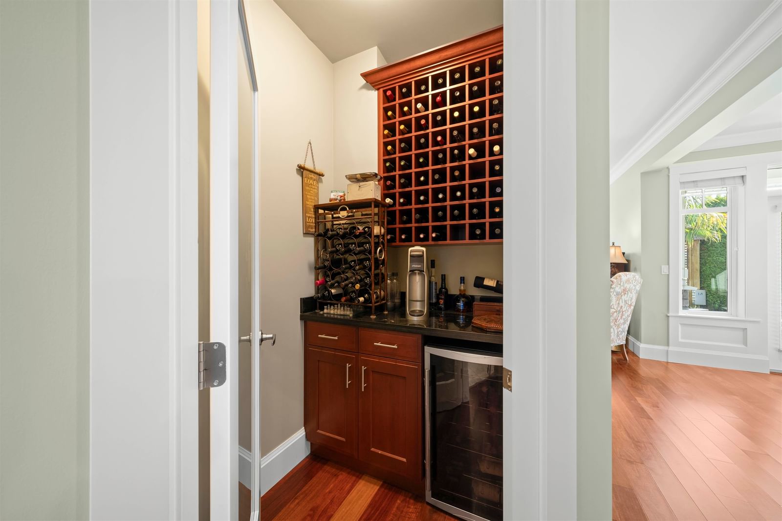 Listing Image 18