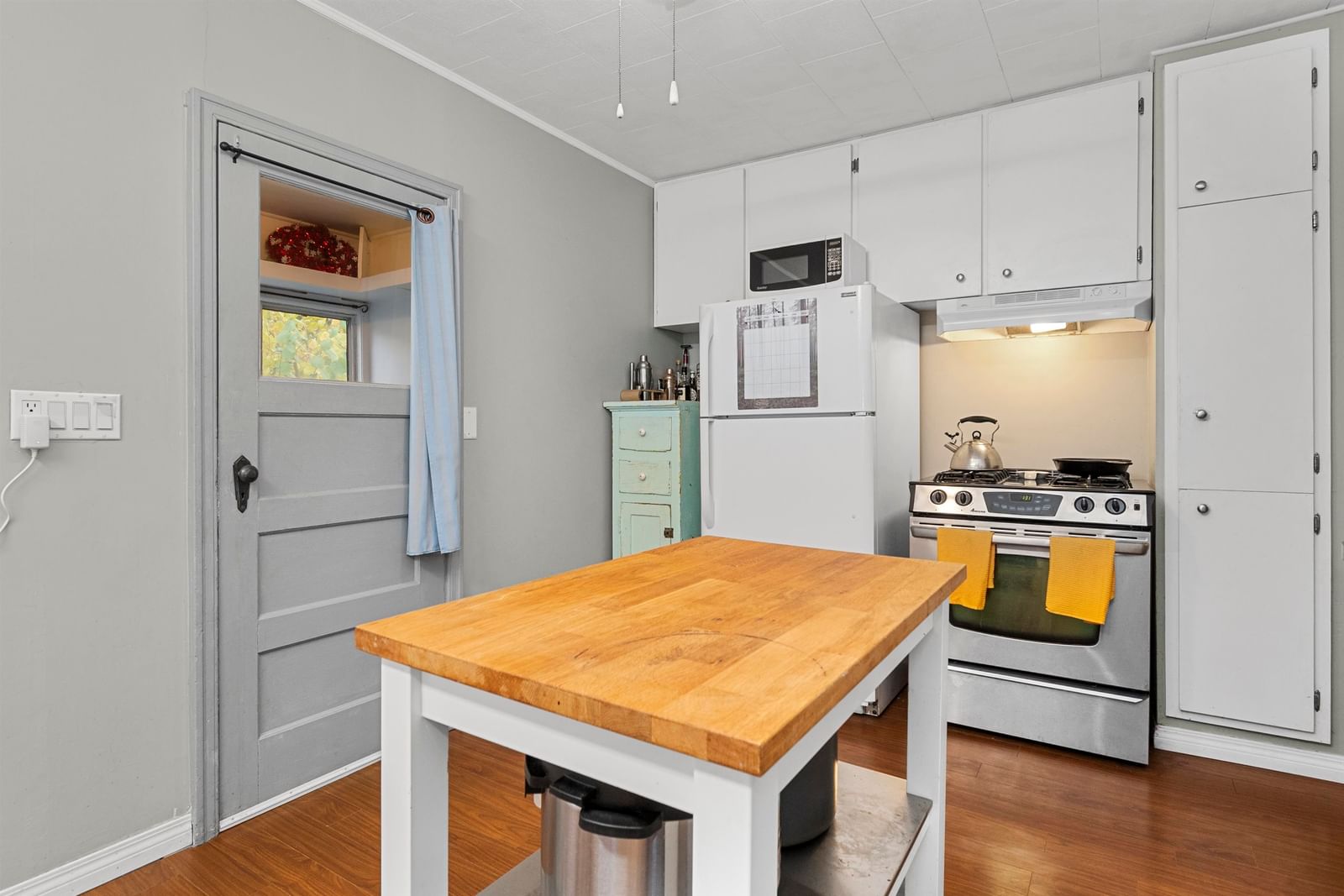 Listing Image 11