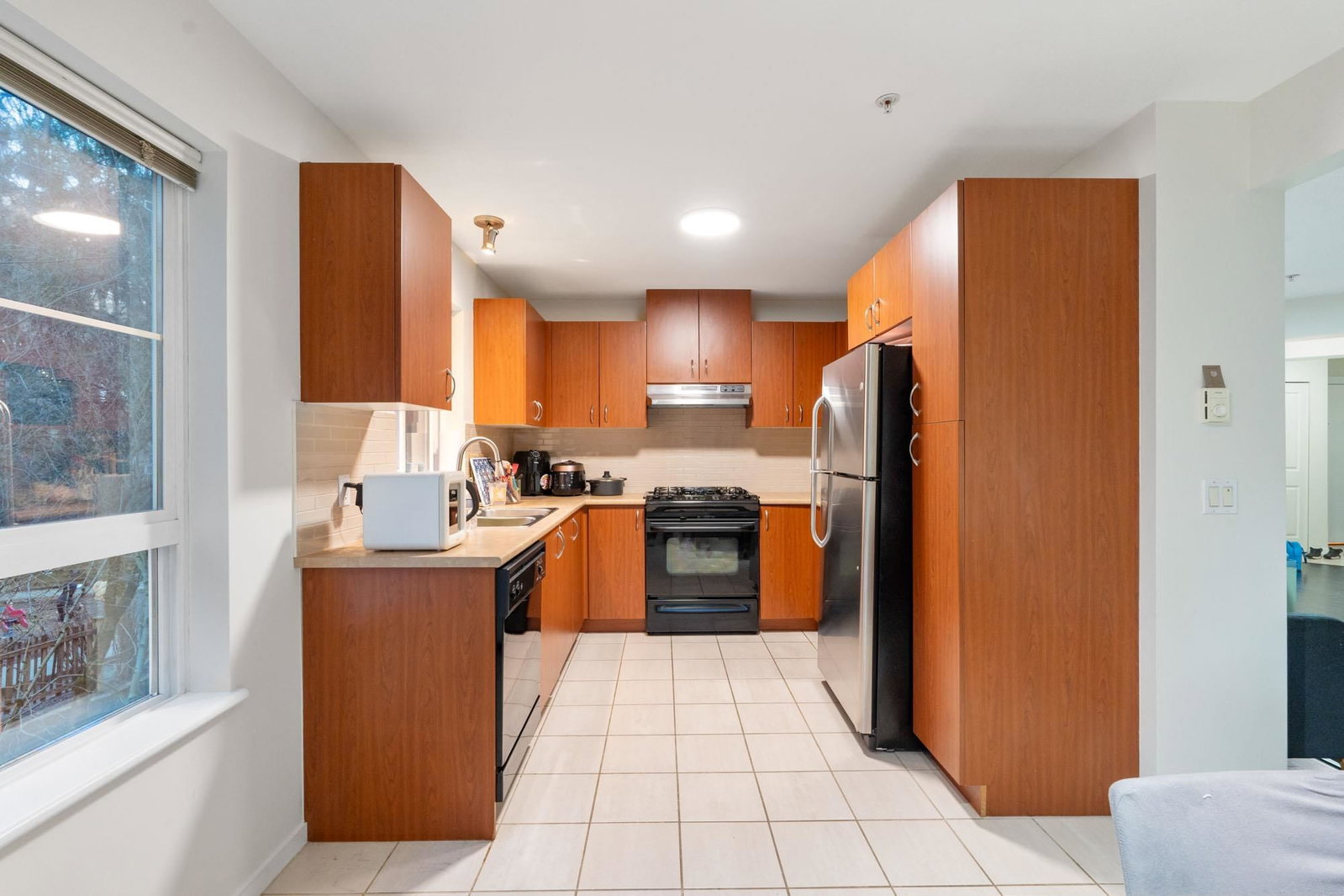 Listing Image 8