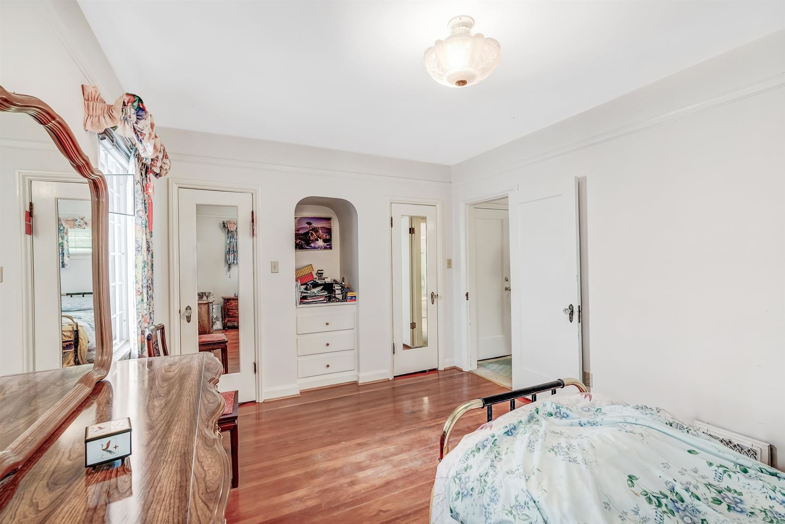 Listing Image 17