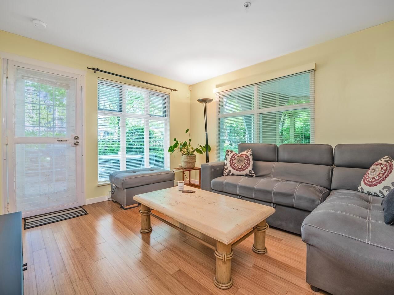 Listing Image 10