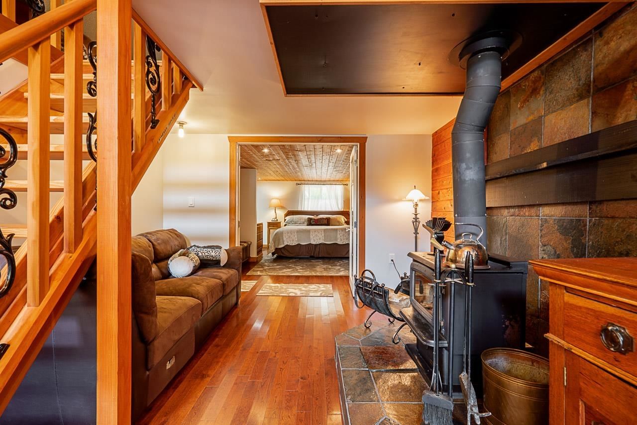 Listing Image 11