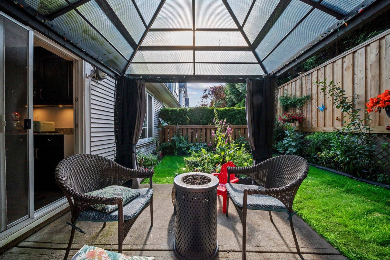 Listing Image 12