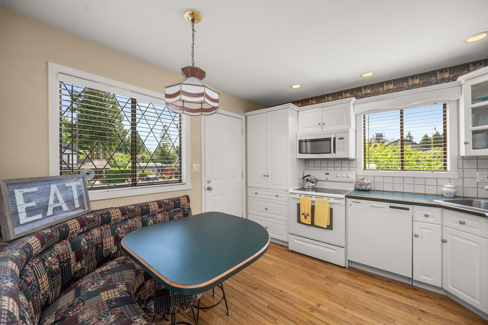 Listing Image 10