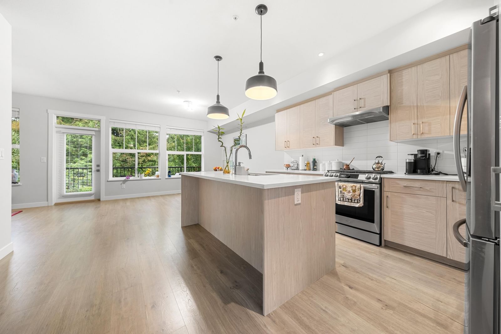 Listing Image 15