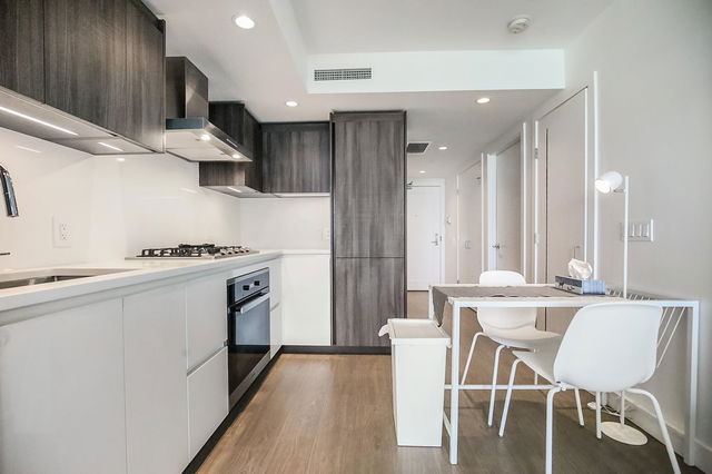 549 - 8133 Cook Road