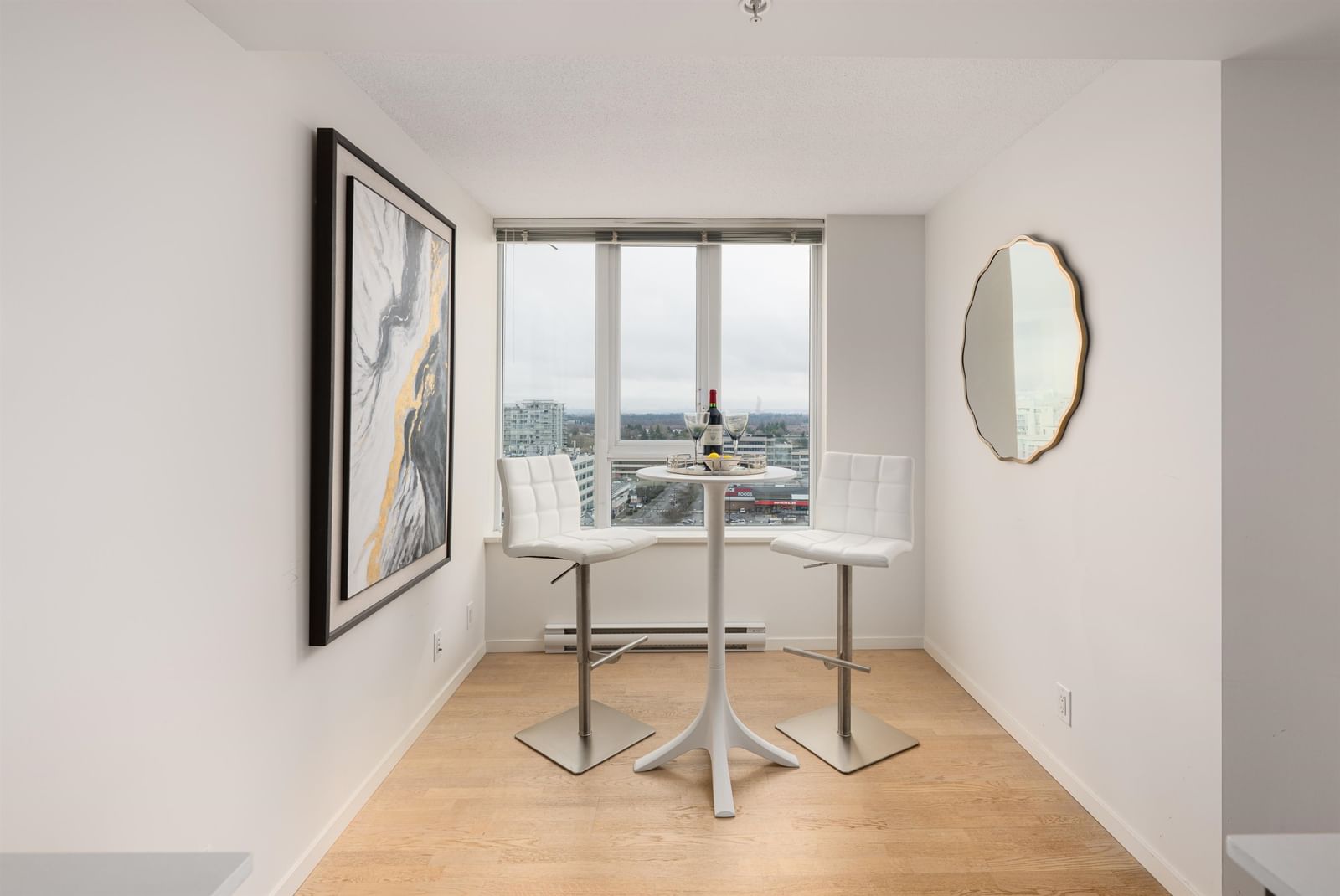 Listing Image 8