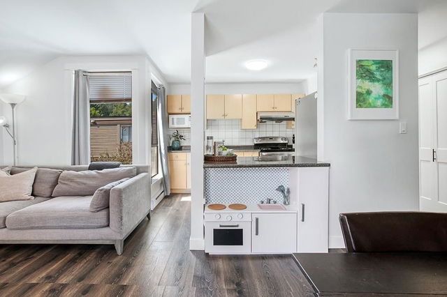 302 - 9138 Capella Drive