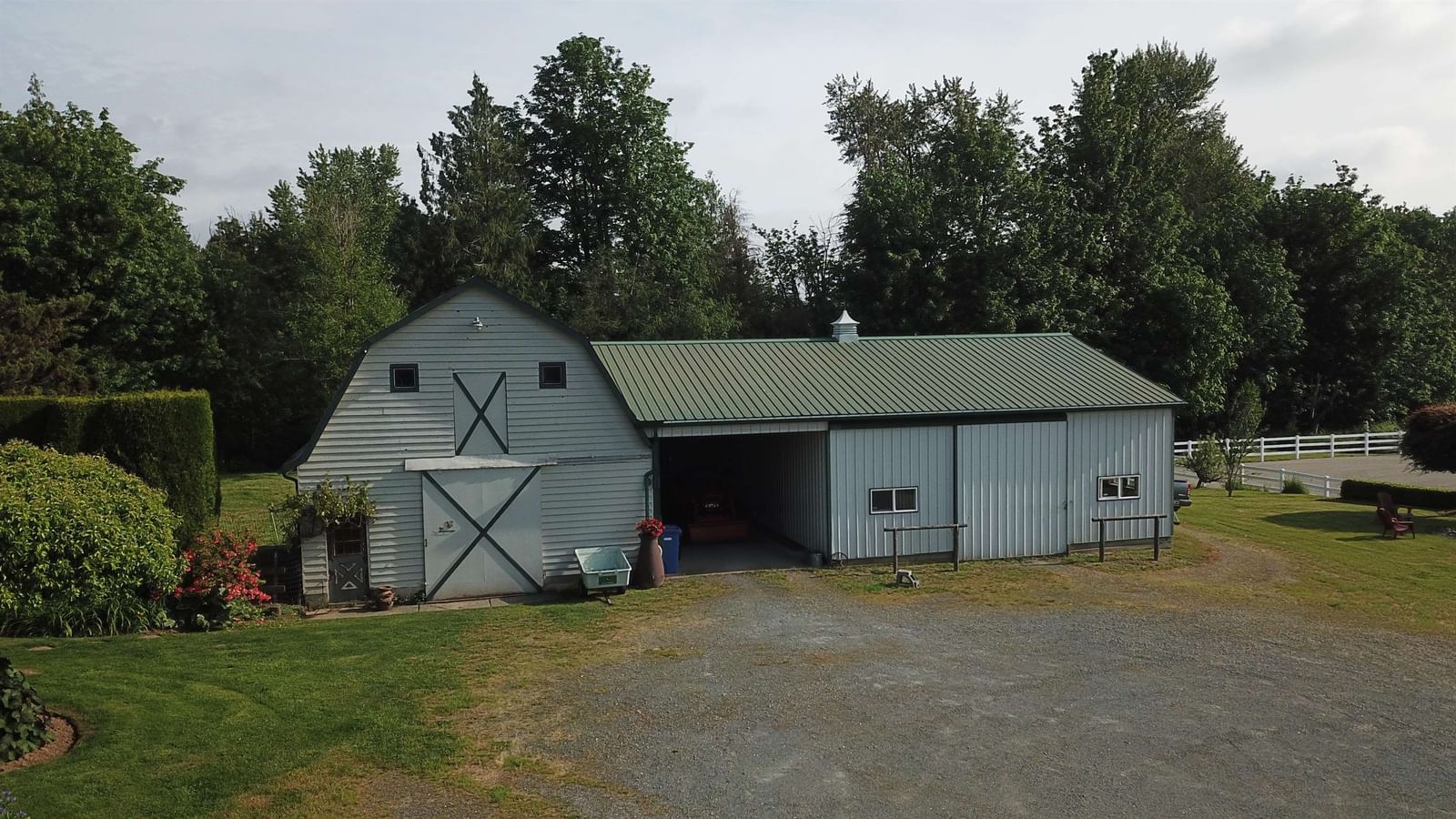 Listing Image 4