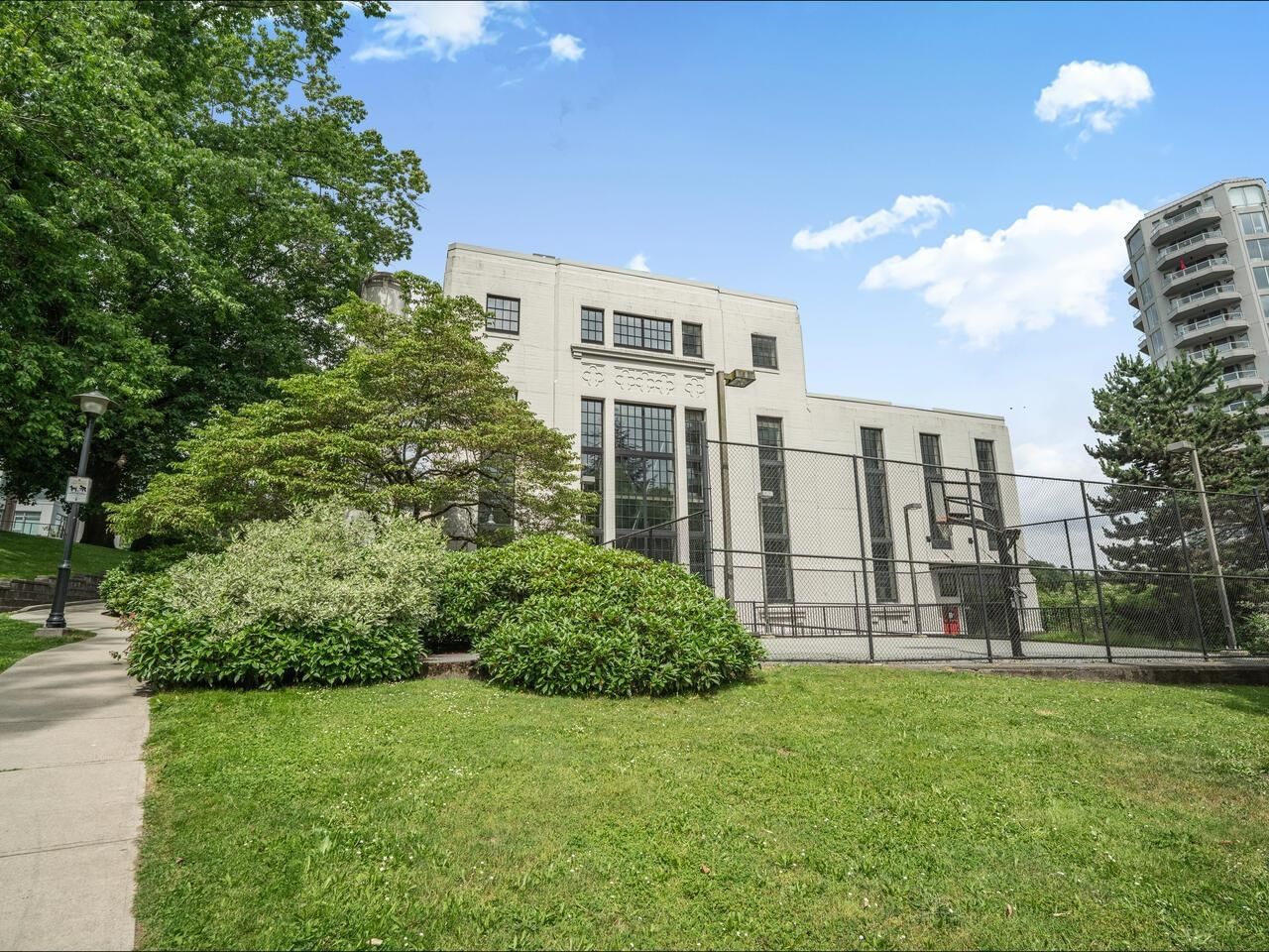 Listing Image 22