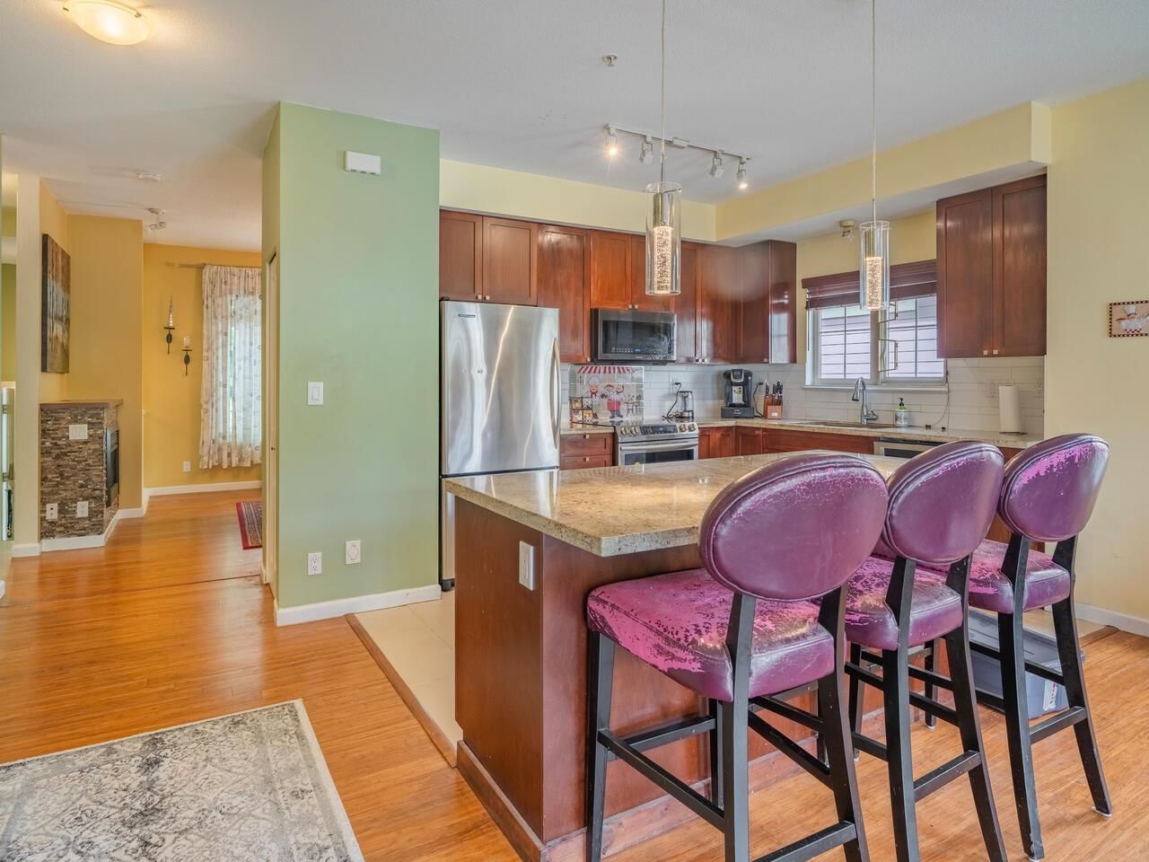 Listing Image 5