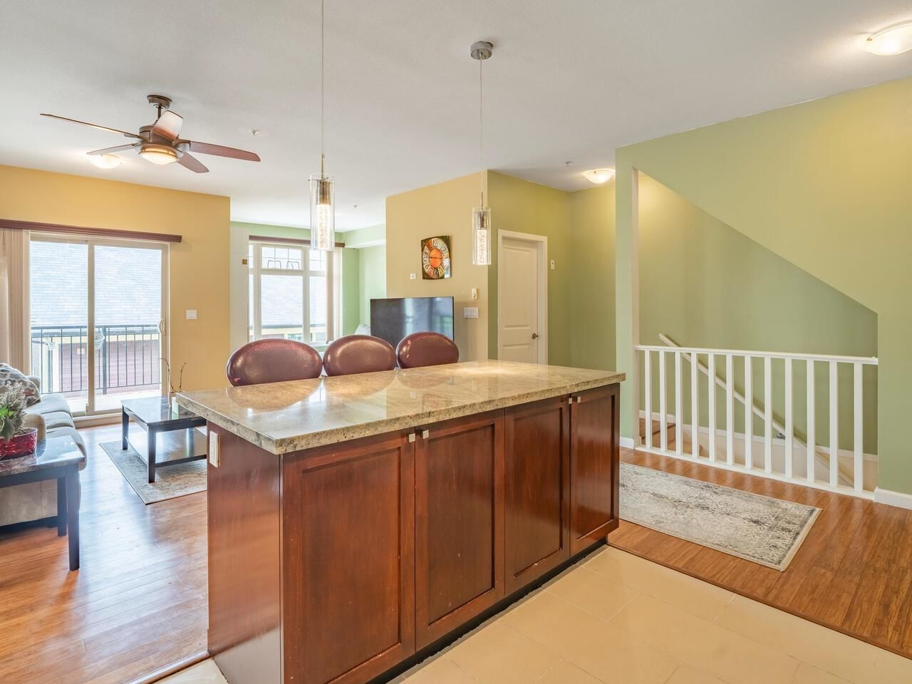 Listing Image 8