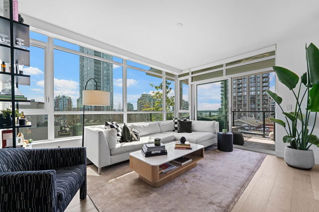404 - 177 3rd Street W