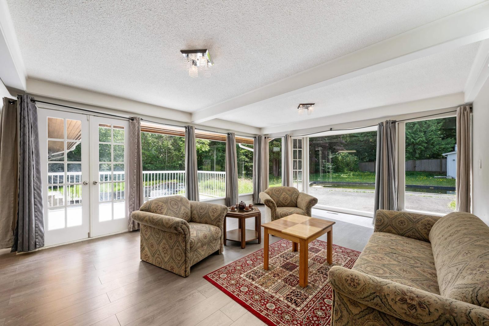 Listing Image 10