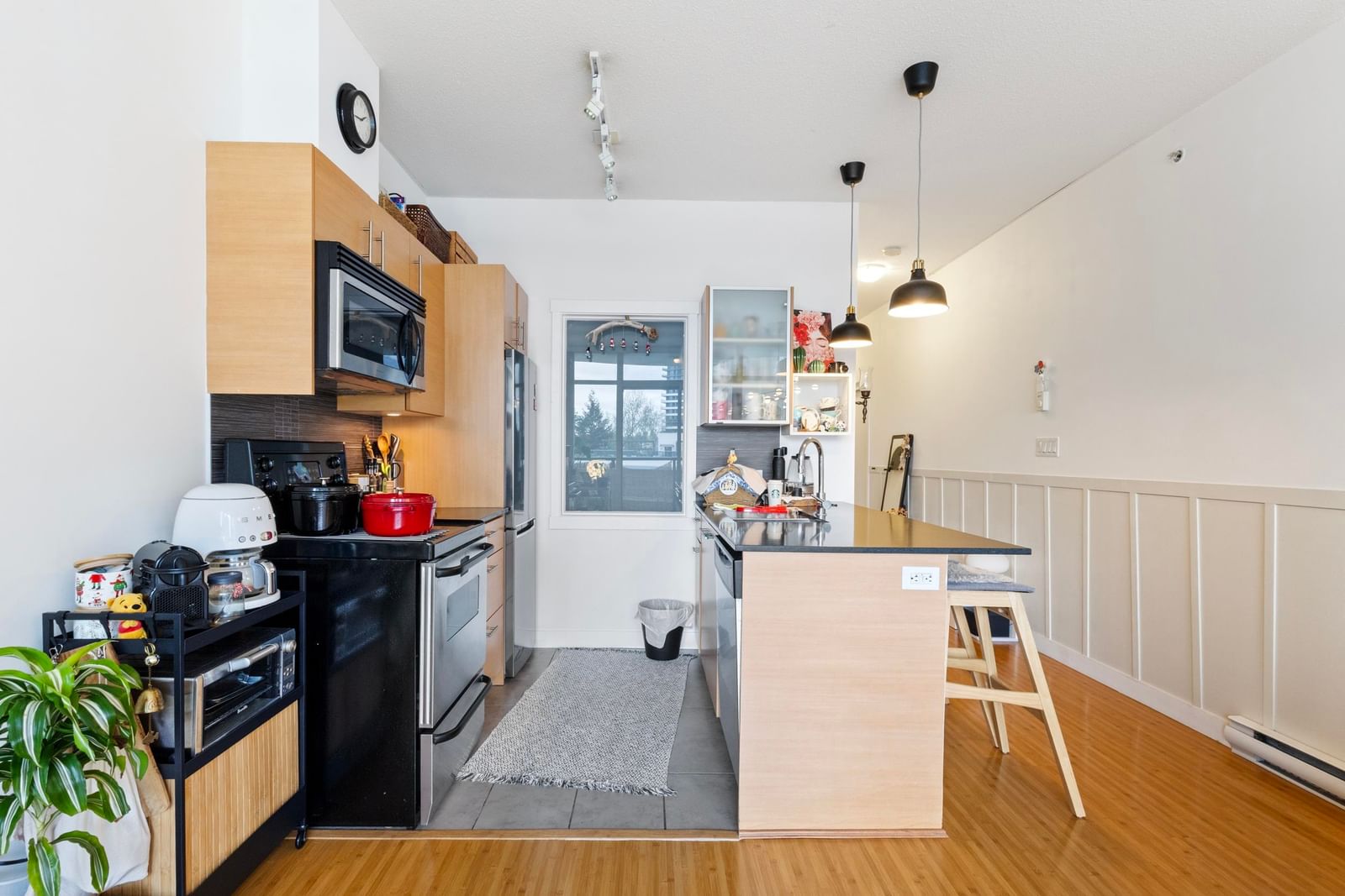 Listing Image 10