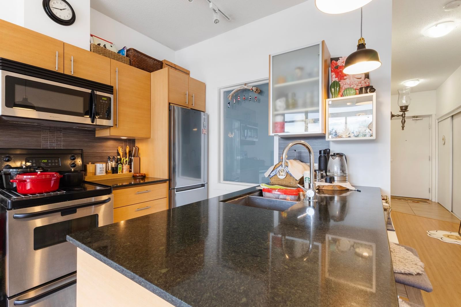 Listing Image 15
