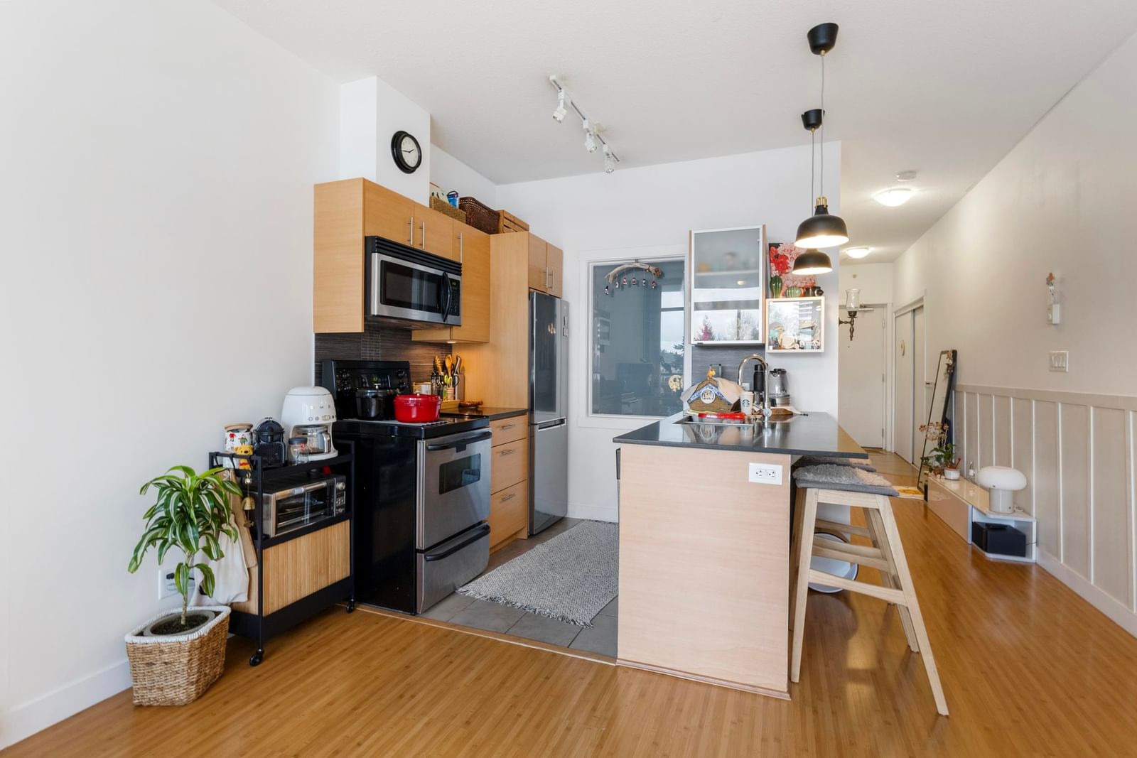 Listing Image 9