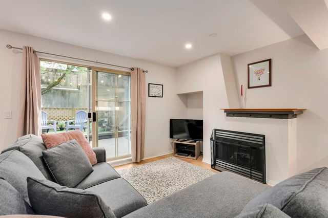 12 - 2375 Broadway W