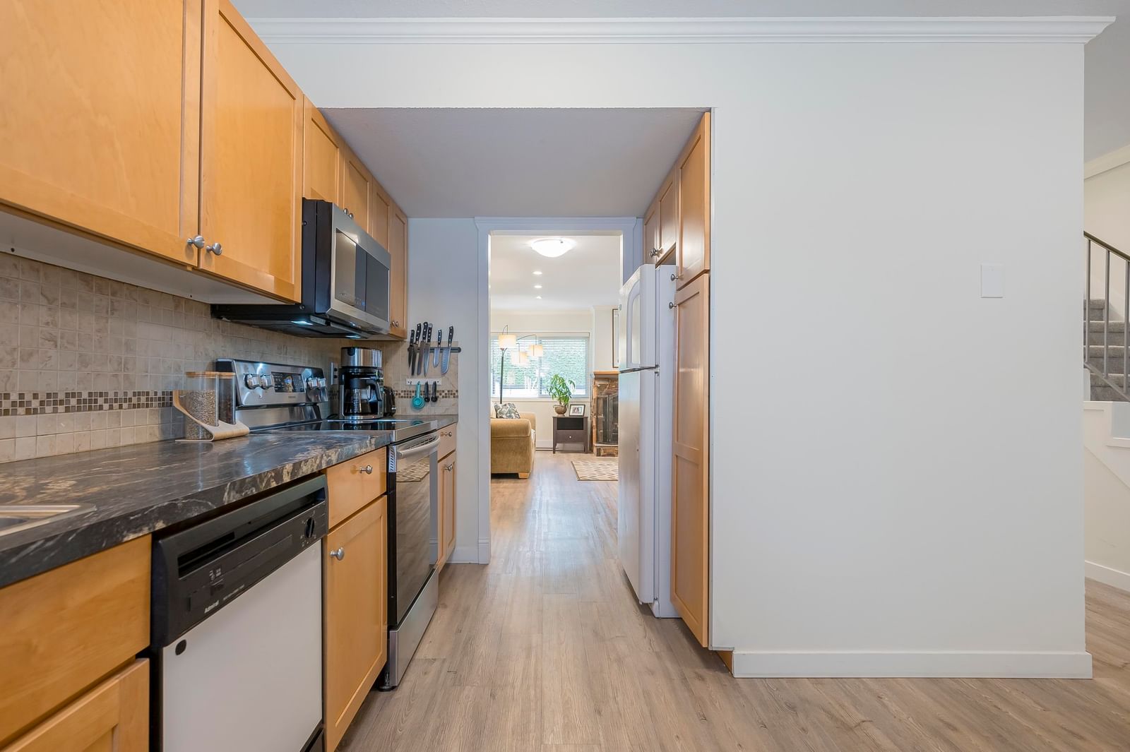 Listing Image 9