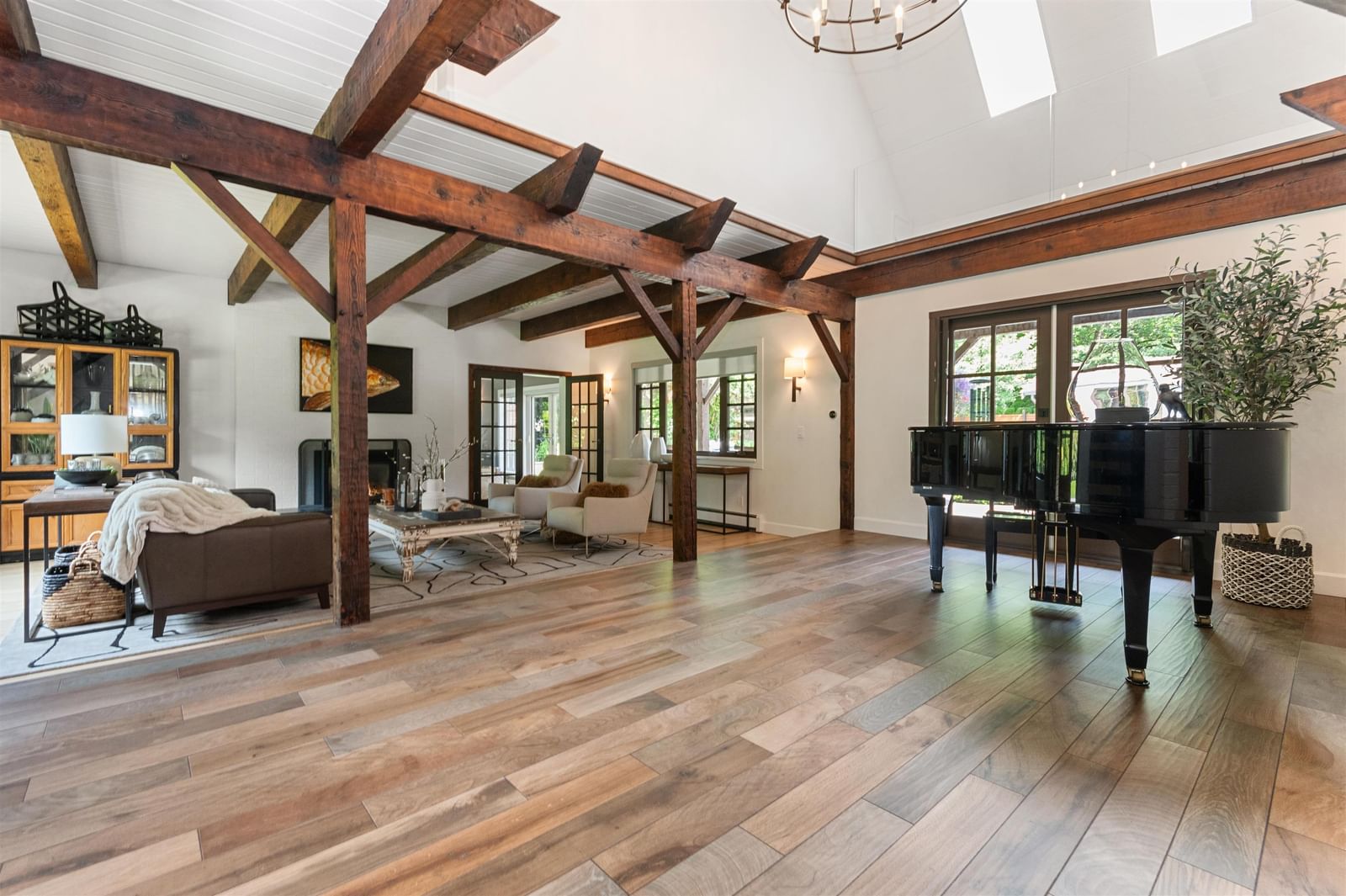 Listing Image 10