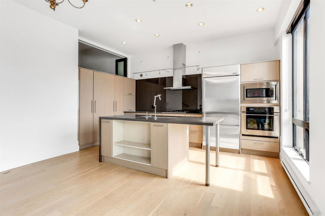 313 - 220 Salter Street