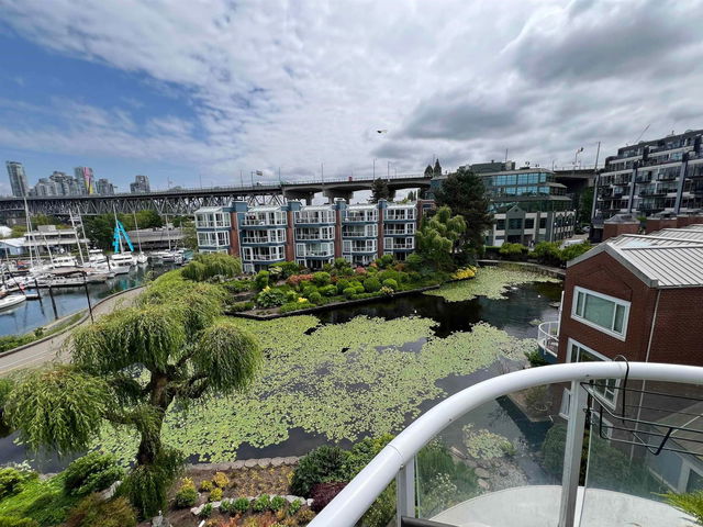 404 - 1551 Mariner Walk