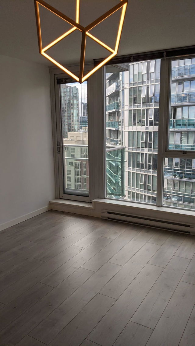 2201 - 233 Robson Street
