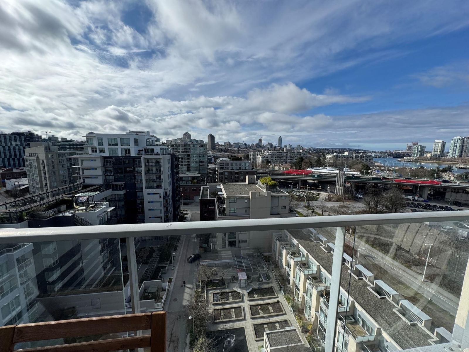 Listing Image 5