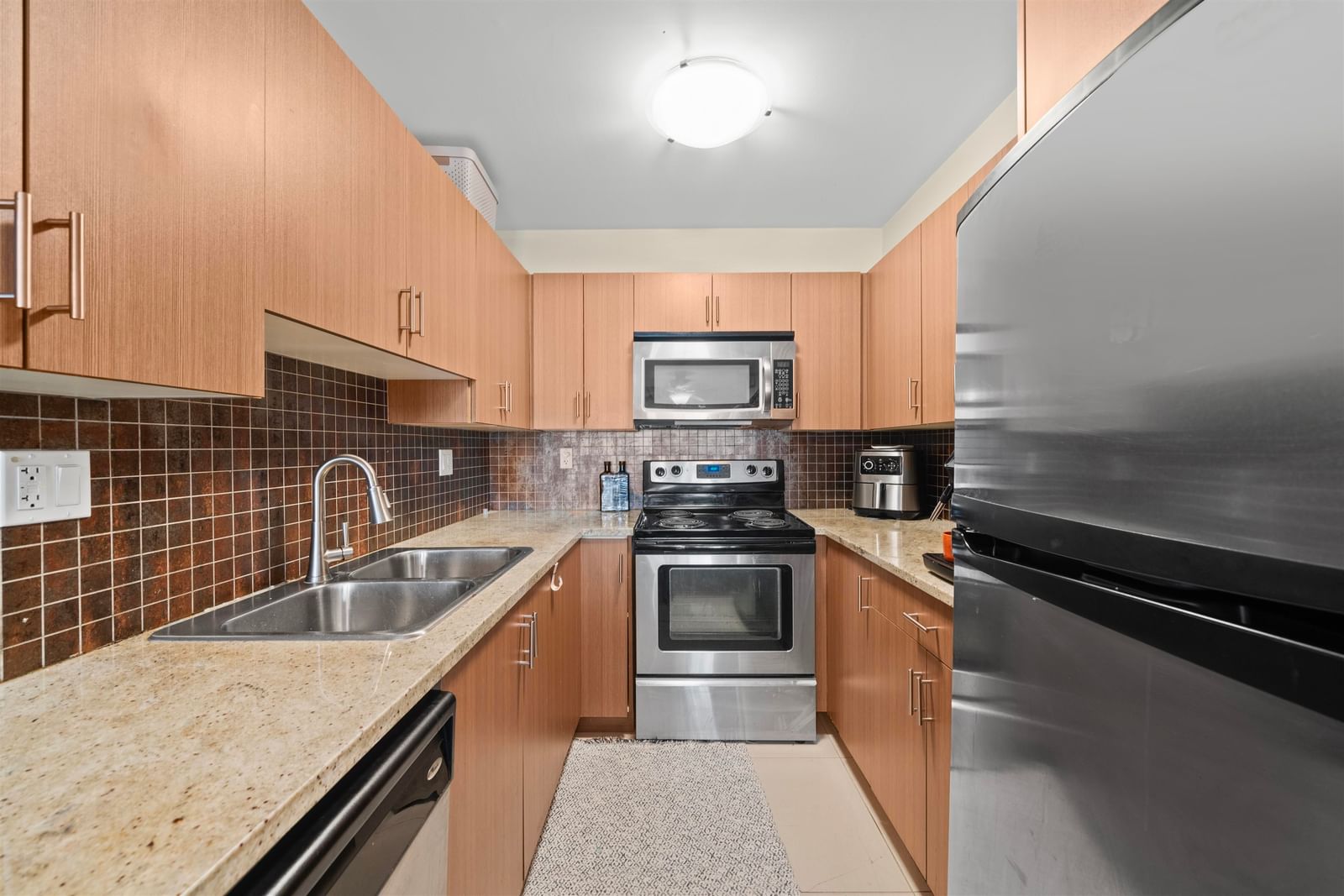 Listing Image 8